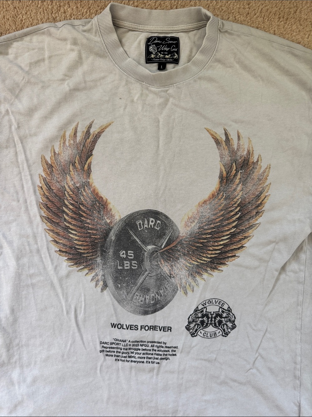 Darc Sport Light Cream Graphic Tee with Winged 45-Lb Plate